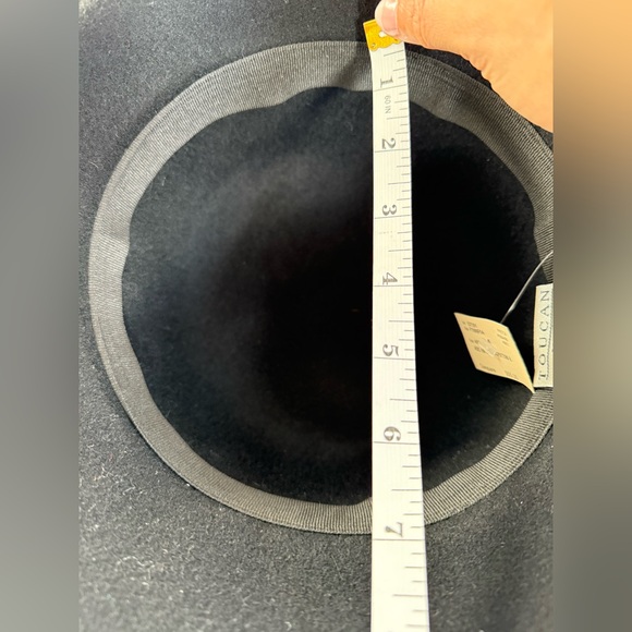 Brand new with new tag. Toucan hat New York. Very classic. - Picture 8 of 8